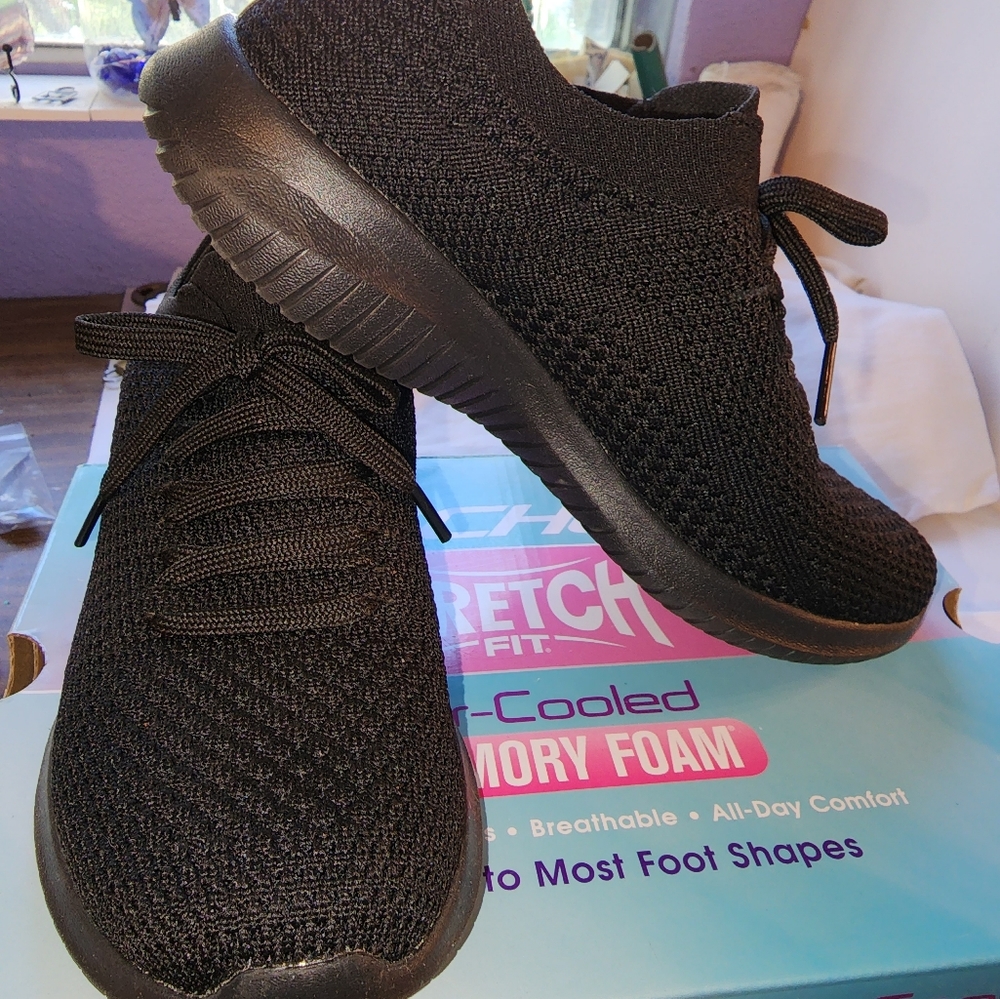 Womens Skechers Stretch Fit Air Cooled Memory Foam Shoes 7
